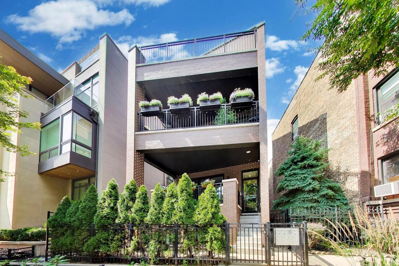 2908 N Burling St. #1, Chicago, IL 60657