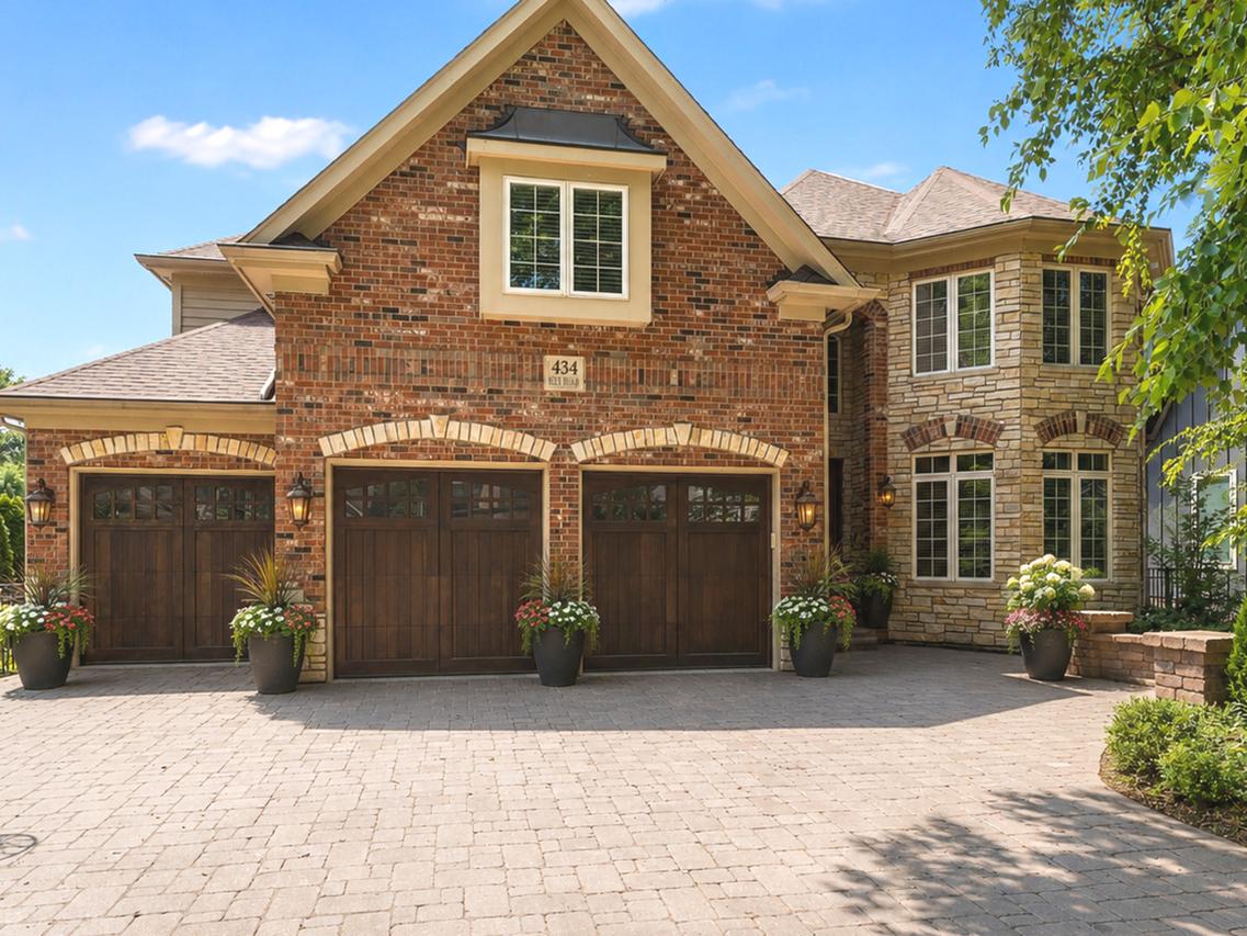 434 W Benton Ave., Naperville, IL 60540