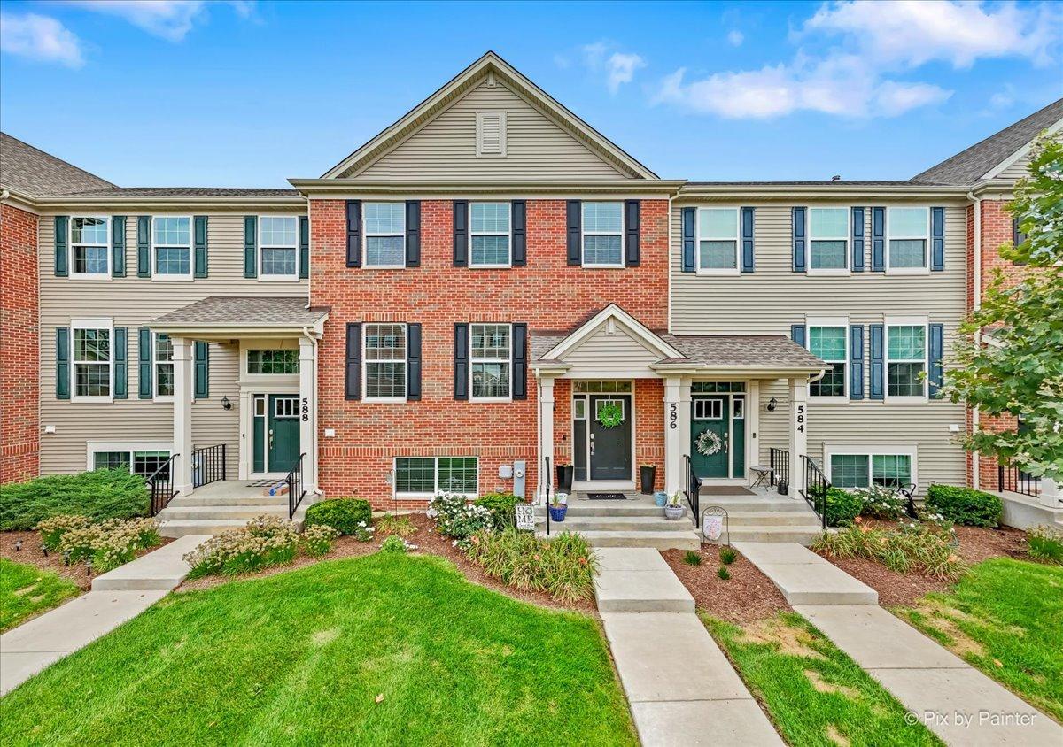 586 Cimmaron Cir., Crystal Lake, IL 60012