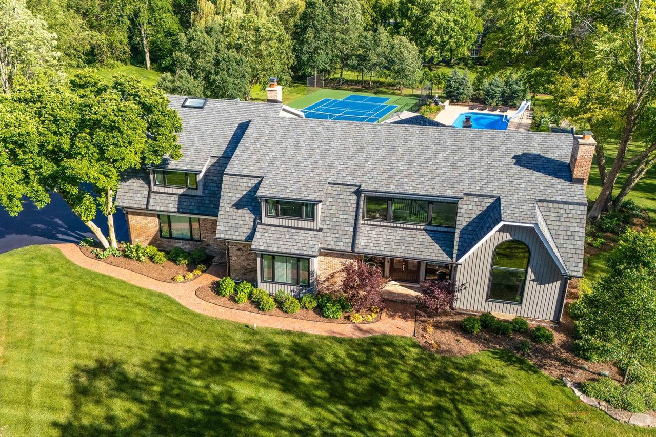 1685 Clover Dr., Inverness, IL 60067