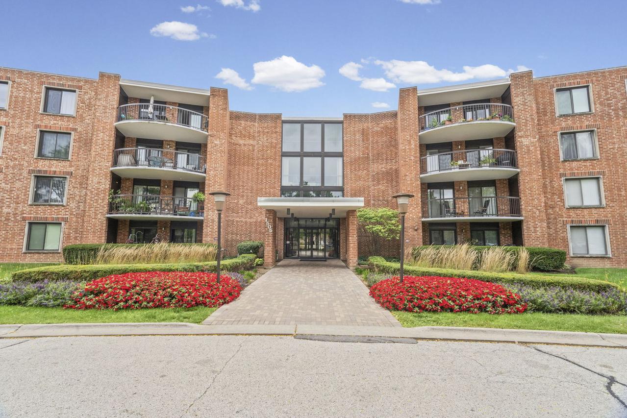 1505 E Central Rd. #216B, Arlington Heights, IL 60005