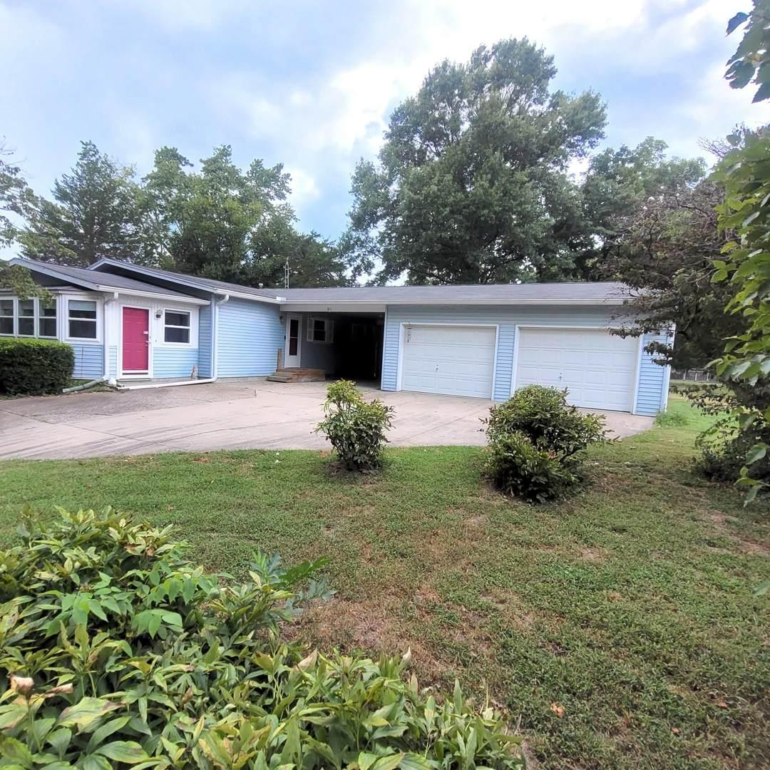 911 N 7th St., Murphysboro, IL 62966