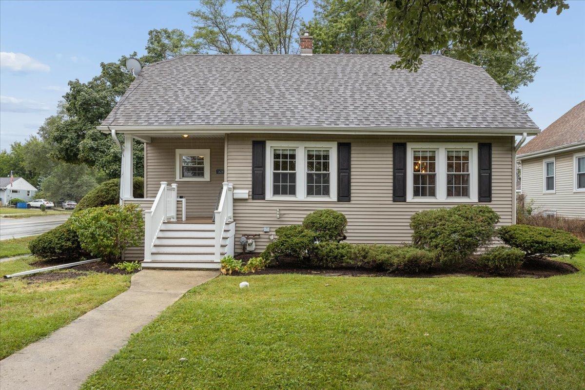 5436 Cumnor Rd., Downers Grove, IL 60515