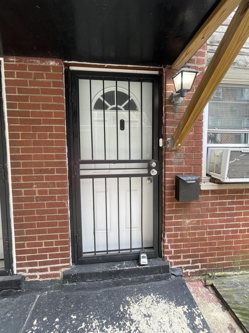 7208 S East End Ave. #B, Chicago, IL 60649