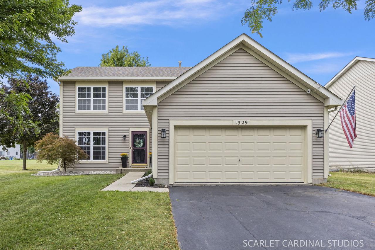 1329 Wabena Ave., Minooka, IL 60447