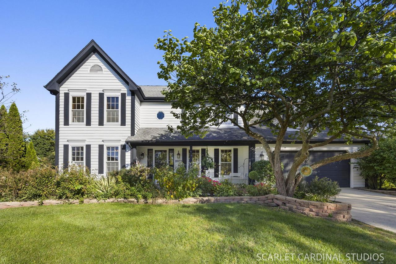 2071 Chatham Dr., Wheaton, IL 60189
