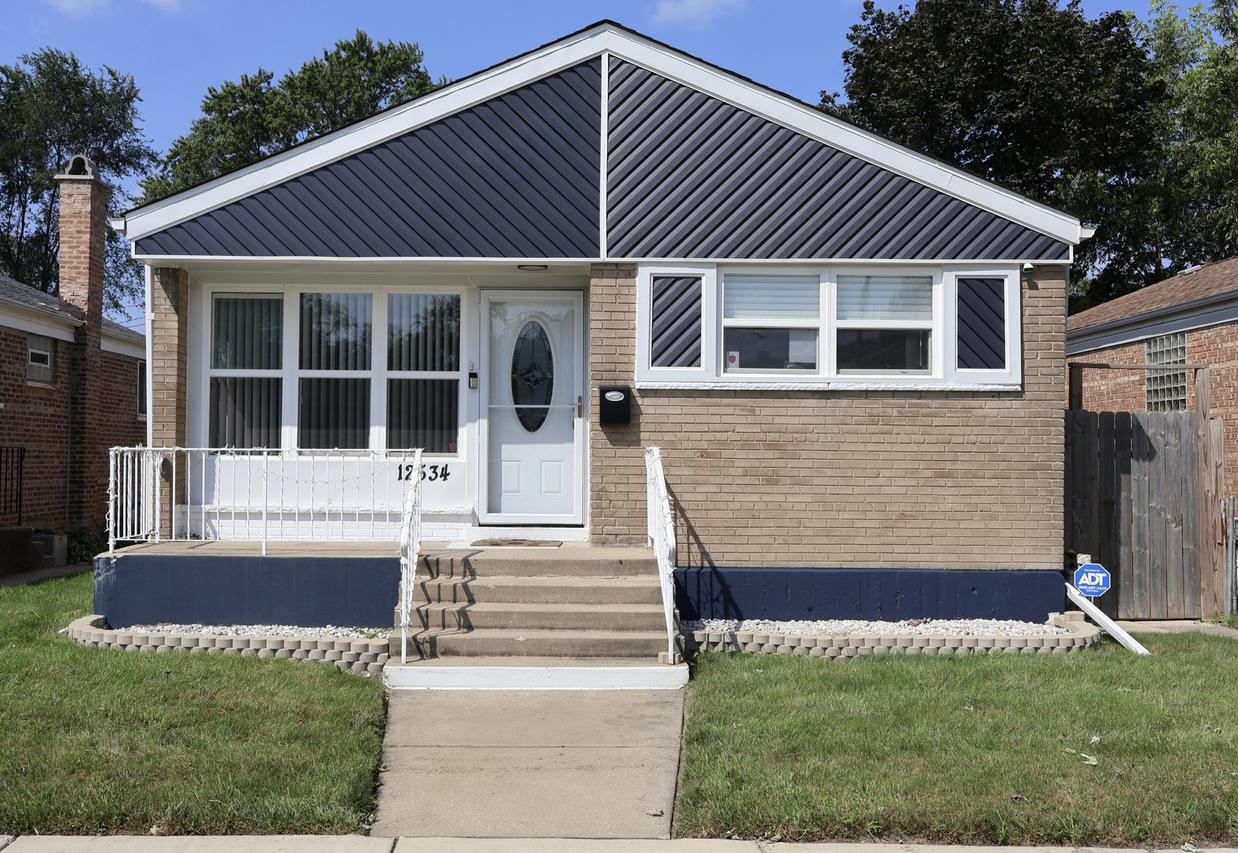 12534 S Lincoln St., Calumet Park, IL 60827