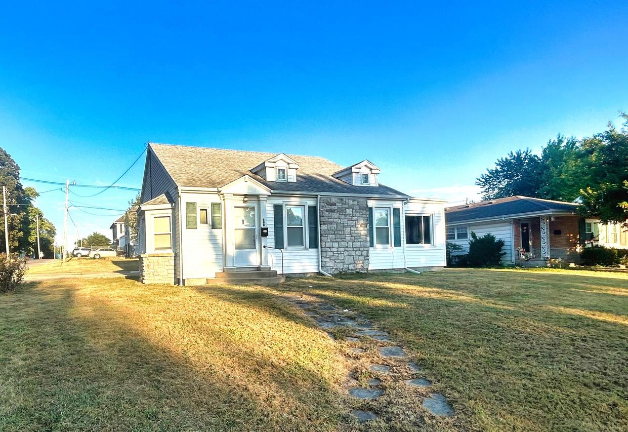 800 S 26th Ave., Mt Vernon, IL 62864