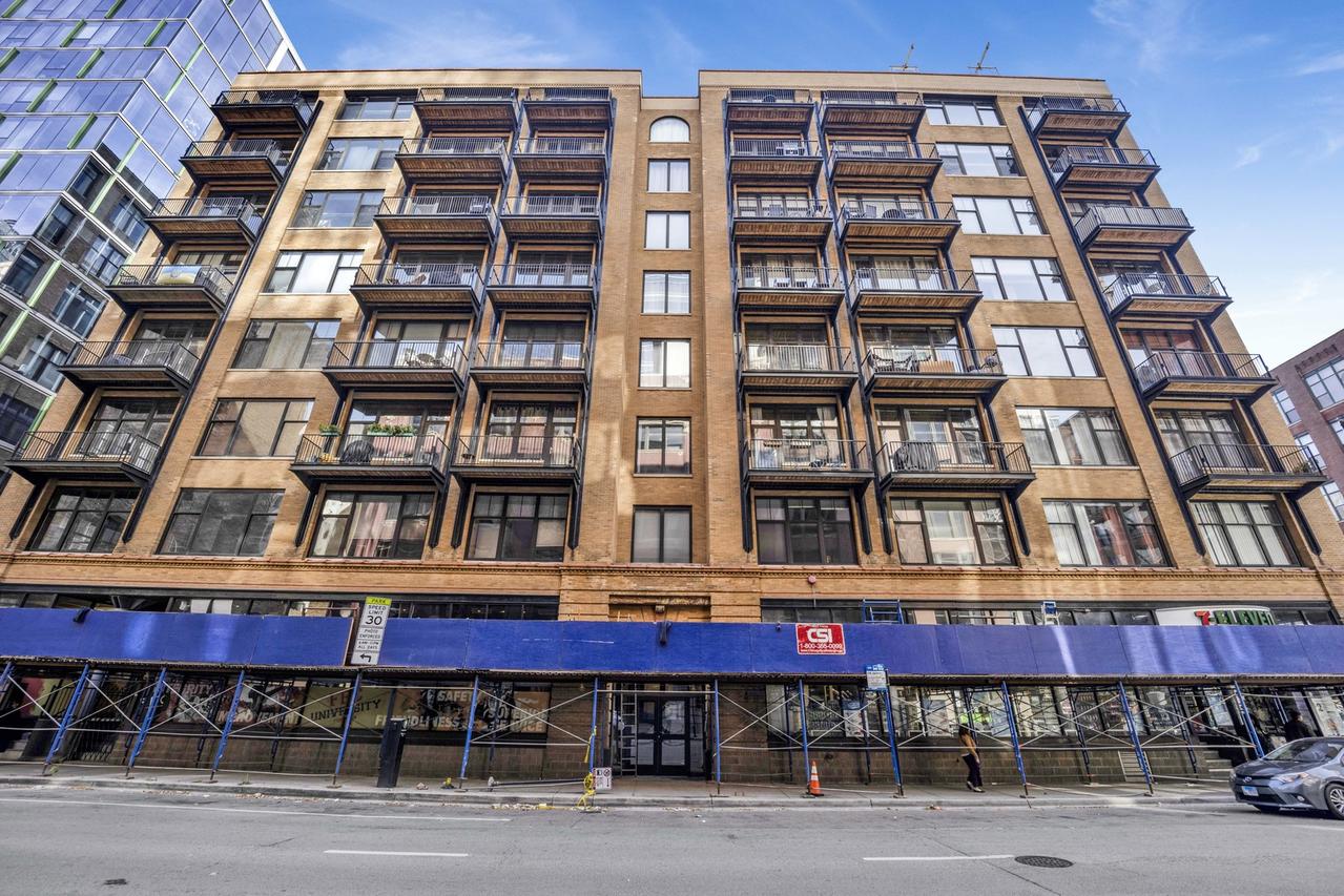 625 W Jackson Blvd. #806, Chicago, IL 60661
