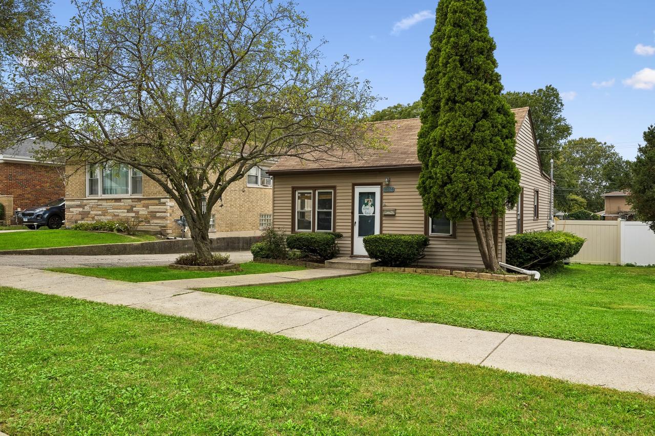9824 S Campbell Ave., Evergreen Park, IL 60805
