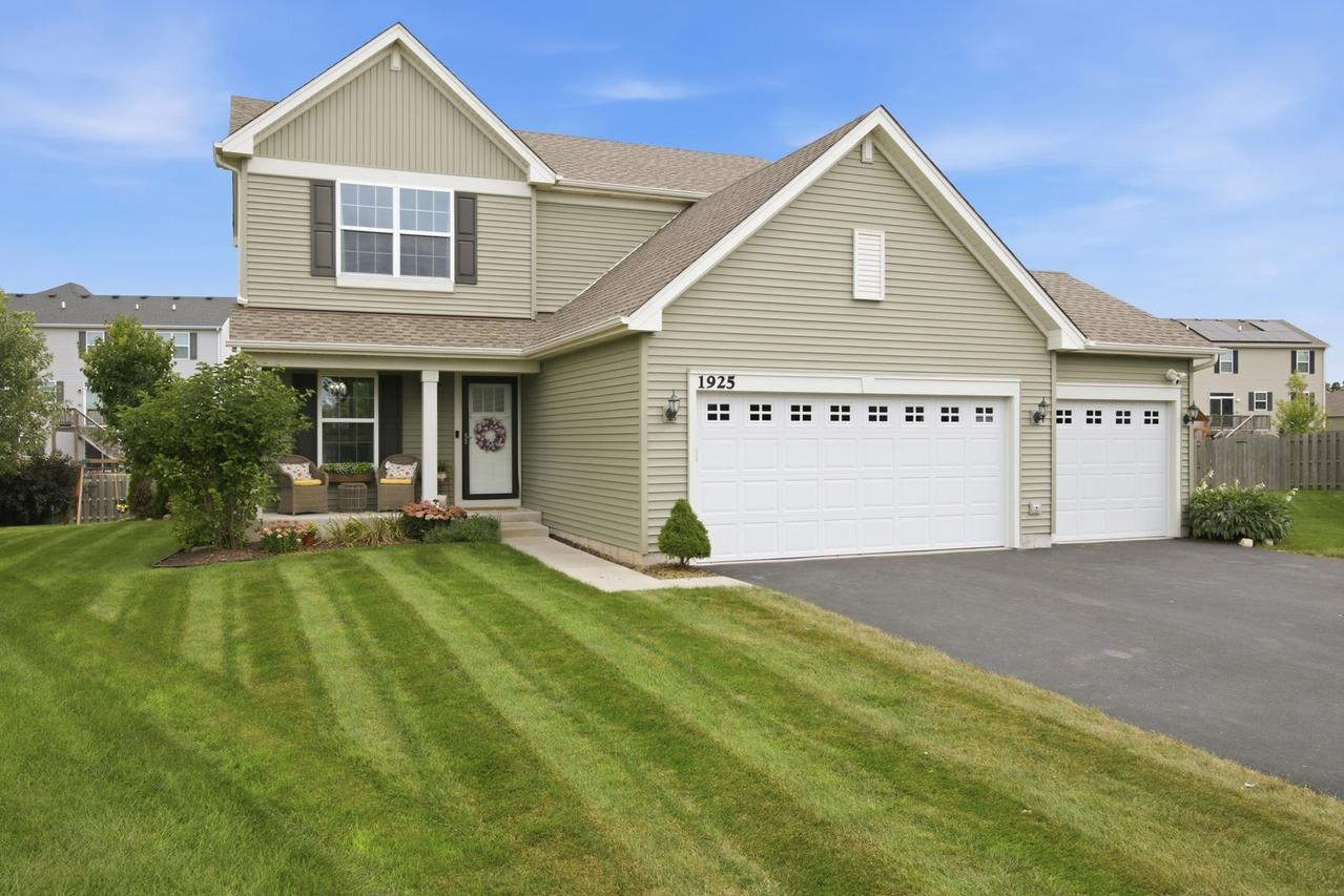 1925 Taos Ln., Volo, IL 60020