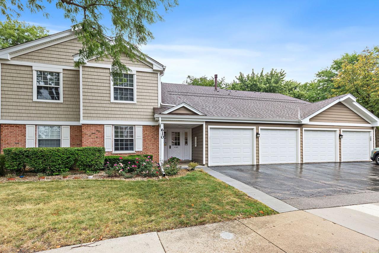 610 Berkley Ct. #Z2, Schaumburg, IL 60194