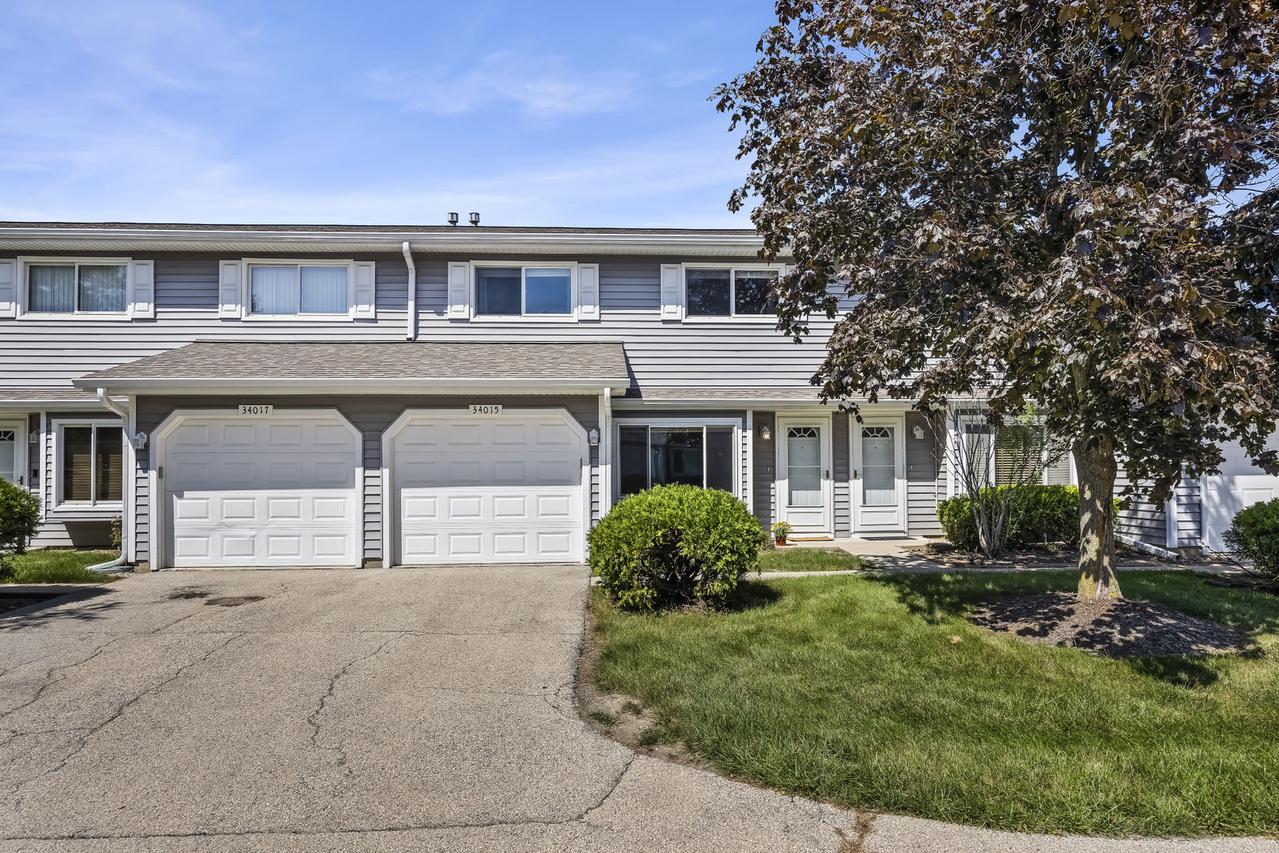 34015 White Oak Ln. #50C, Gurnee, IL 60031