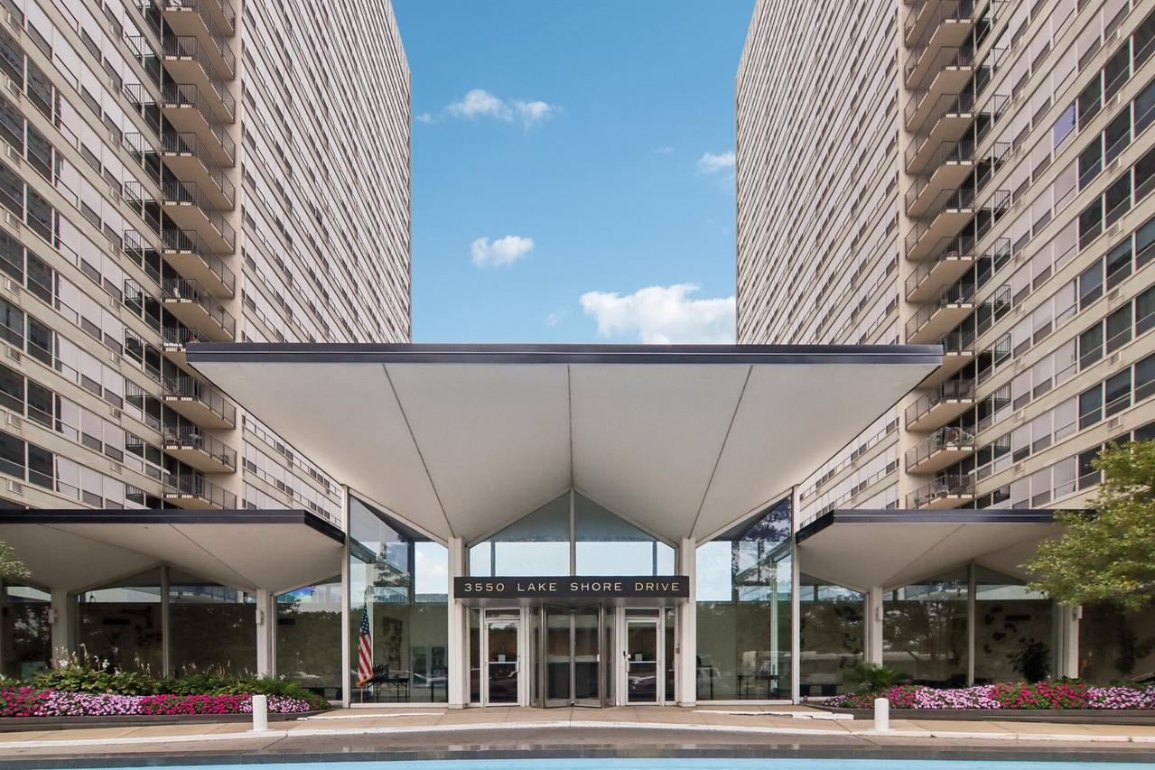 3550 N Lake Shore Dr. #820, Chicago, IL 60657