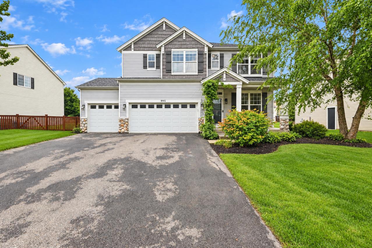 995 Christine Ln., Antioch, IL 60002