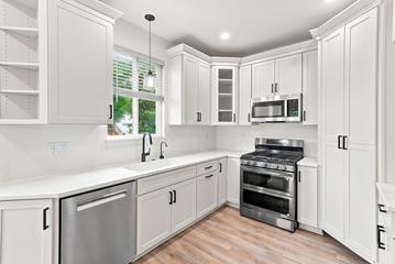 995 Christine Ln., Antioch, IL 60002