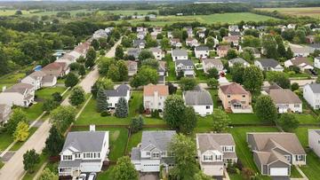 995 Christine Ln., Antioch, IL 60002