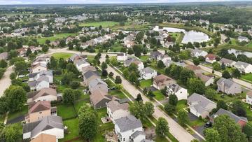 995 Christine Ln., Antioch, IL 60002
