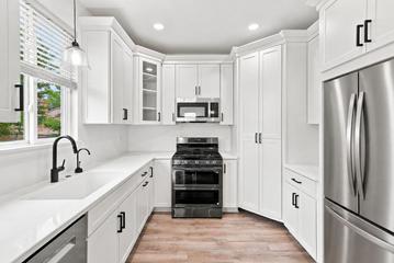 995 Christine Ln., Antioch, IL 60002