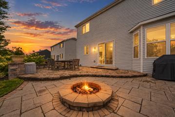 995 Christine Ln., Antioch, IL 60002