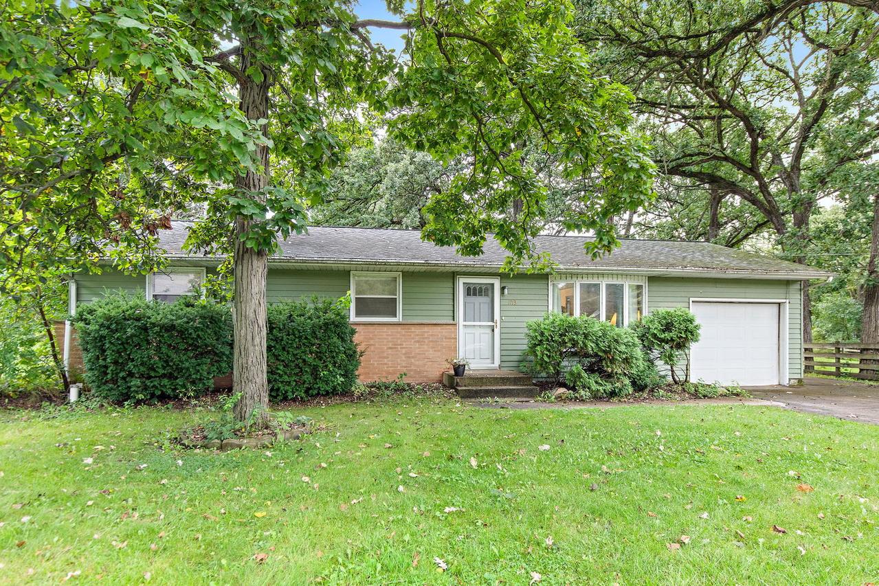 1713 Oak St., Spring Grove, IL 60081