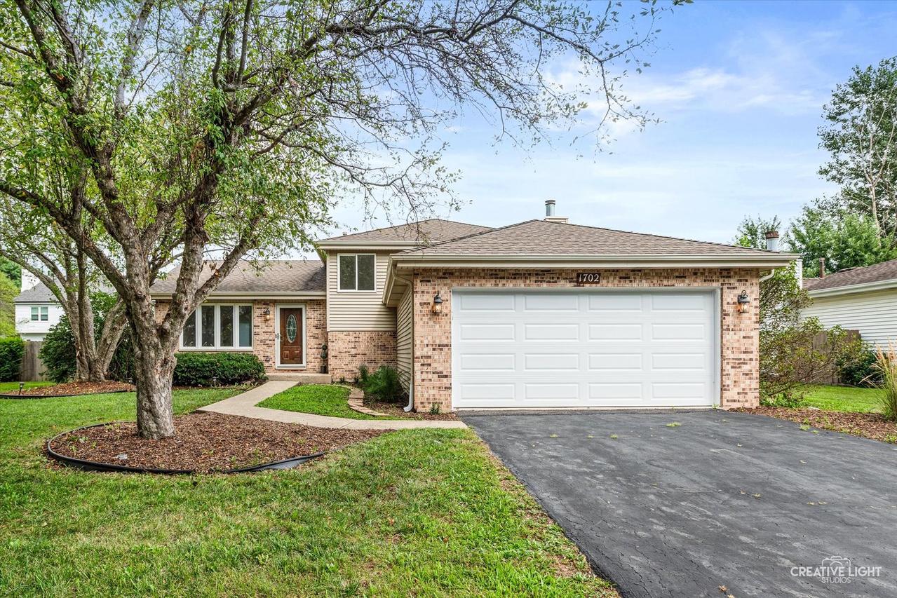 1702 Pebble Beach Dr., Plainfield, IL 60586