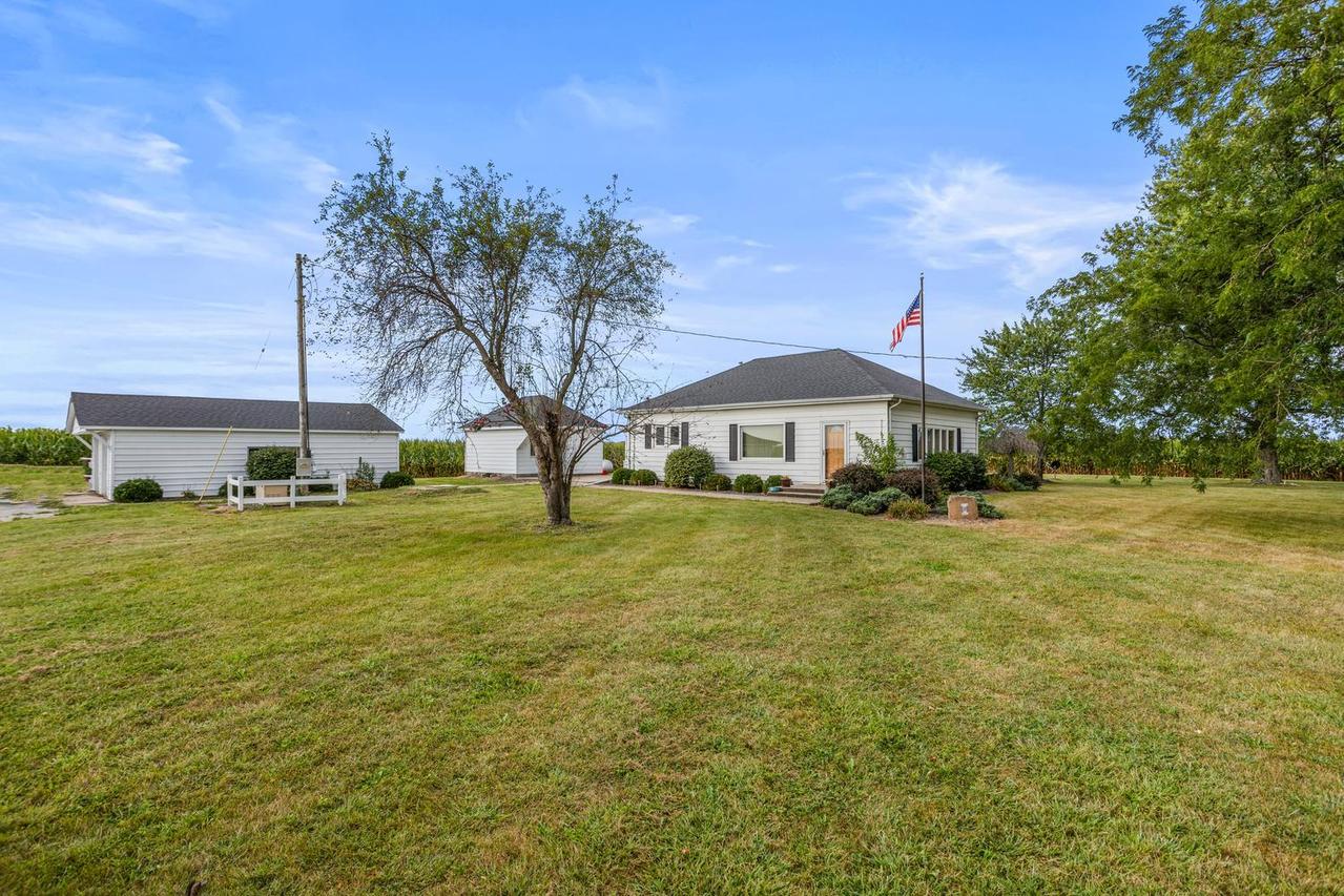 233 County Road 3400, Foosland, IL 61845