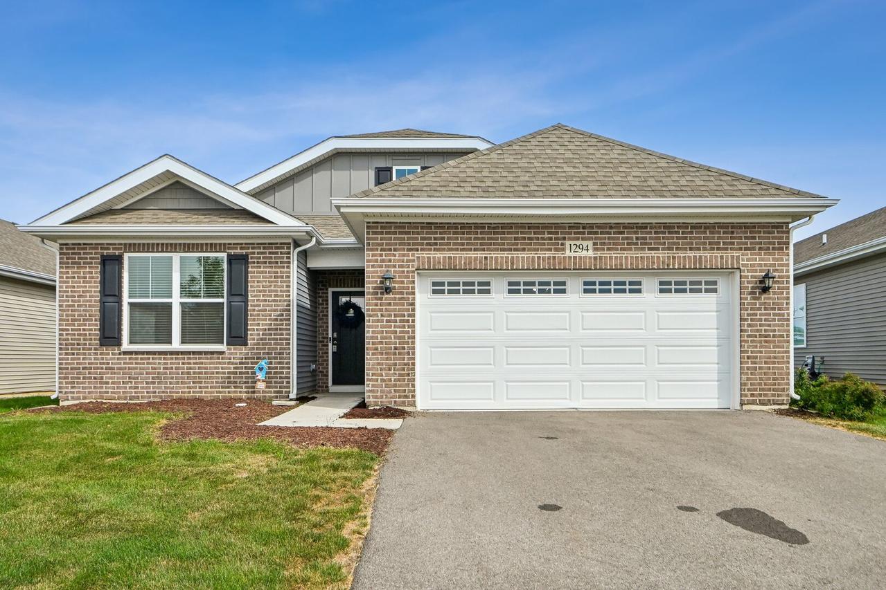 1294 Wild Tulip Cir., Bartlett, IL 60103