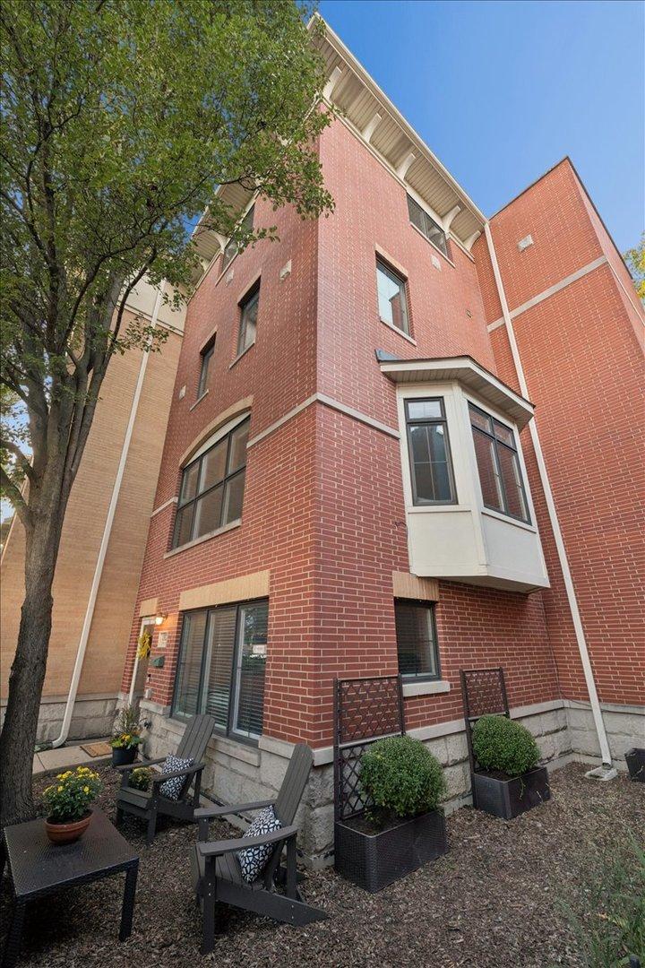 1192 Clarence Ave. #18, Oak Park, IL 60304