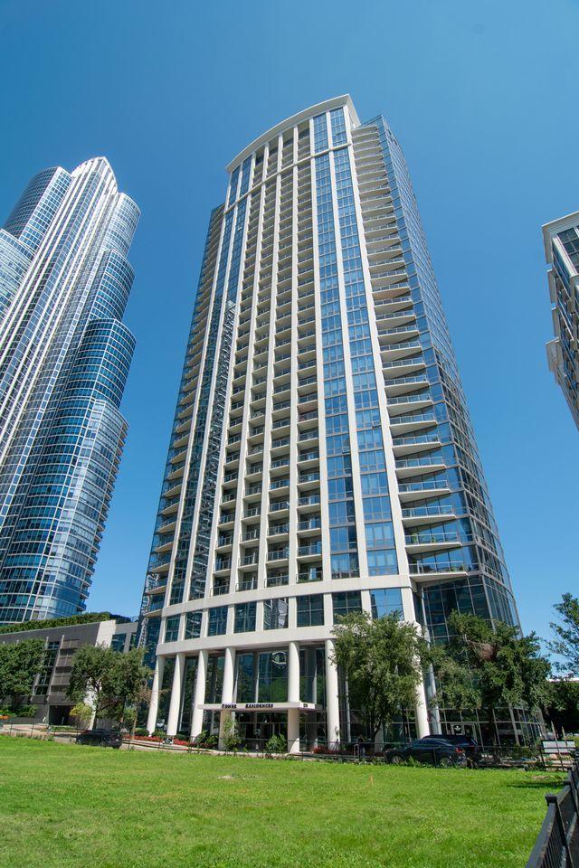 1235 S Prairie Ave. #3002, Chicago, IL 60605