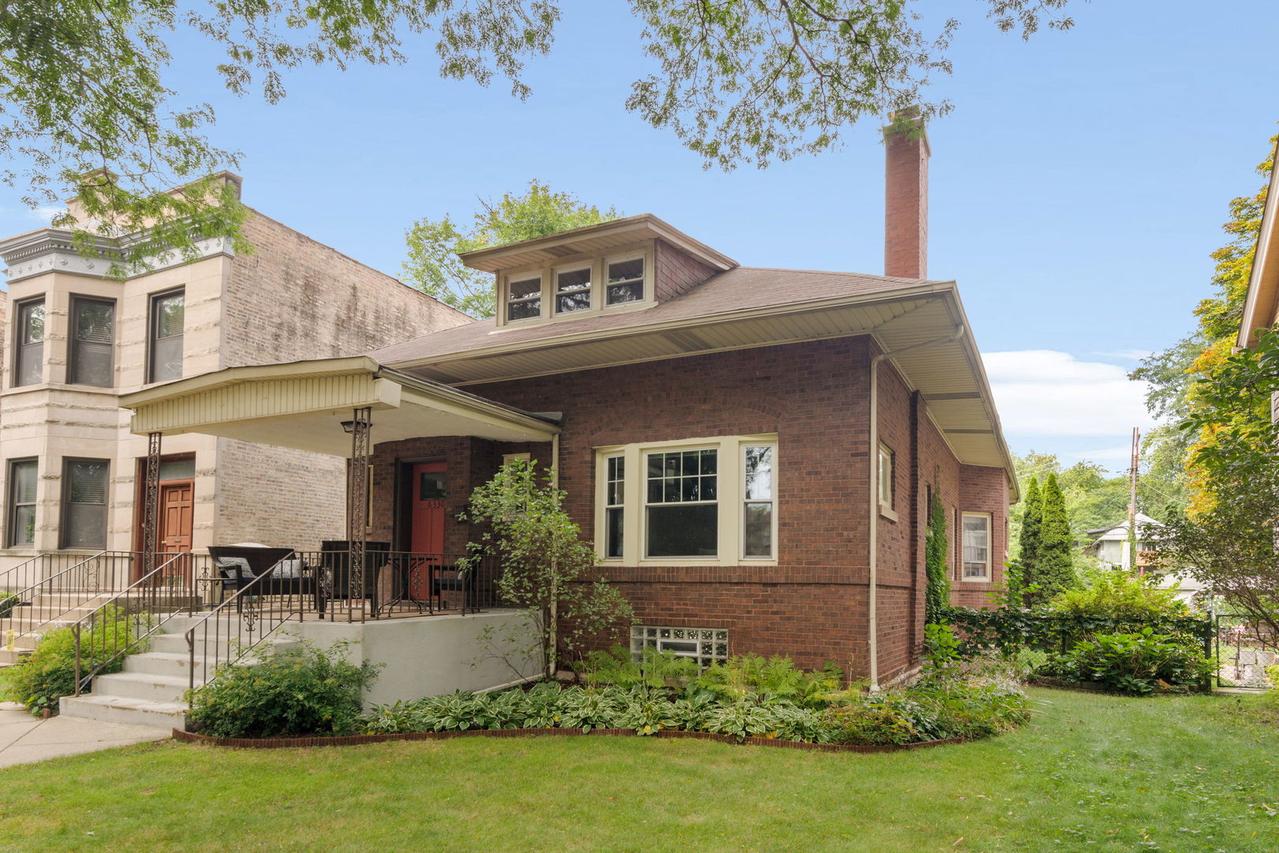 6330 N Paulina St., Chicago, IL 60660