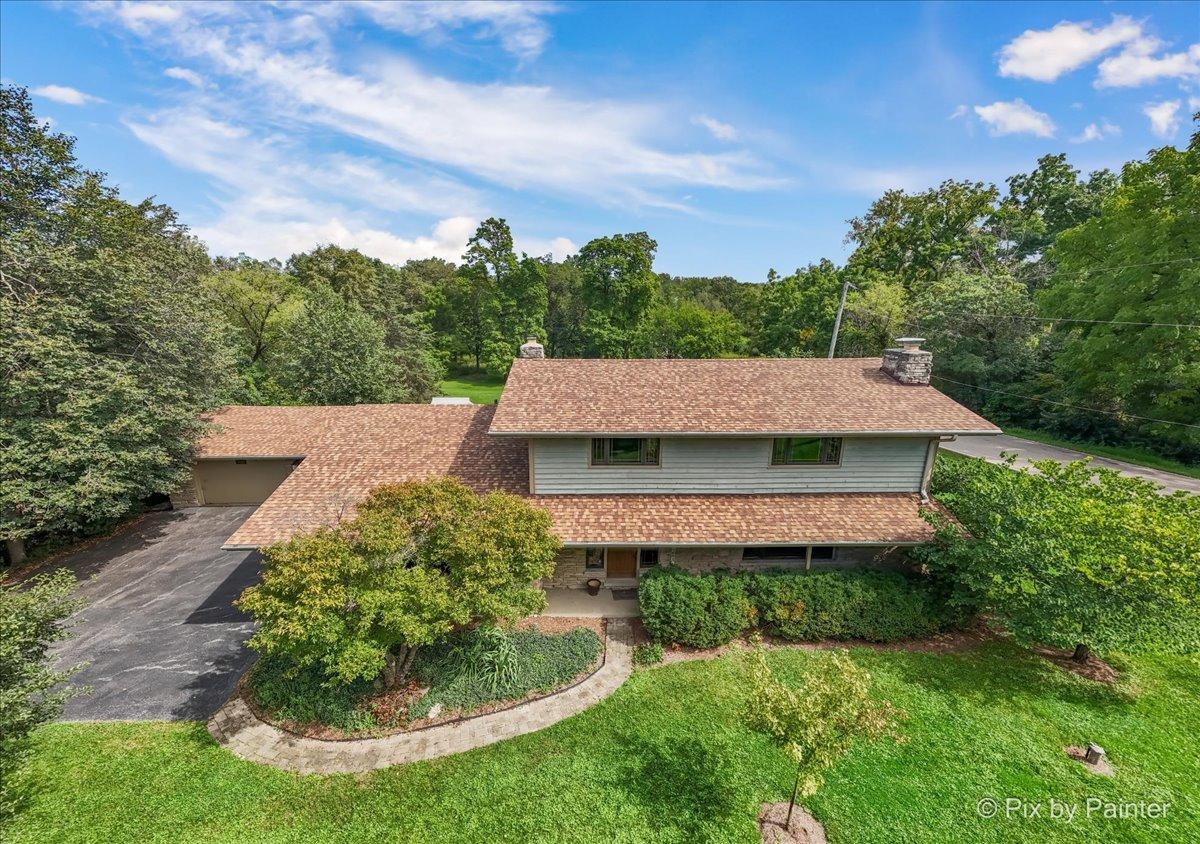283 Kimberly Rd., North Barrington, IL 60010