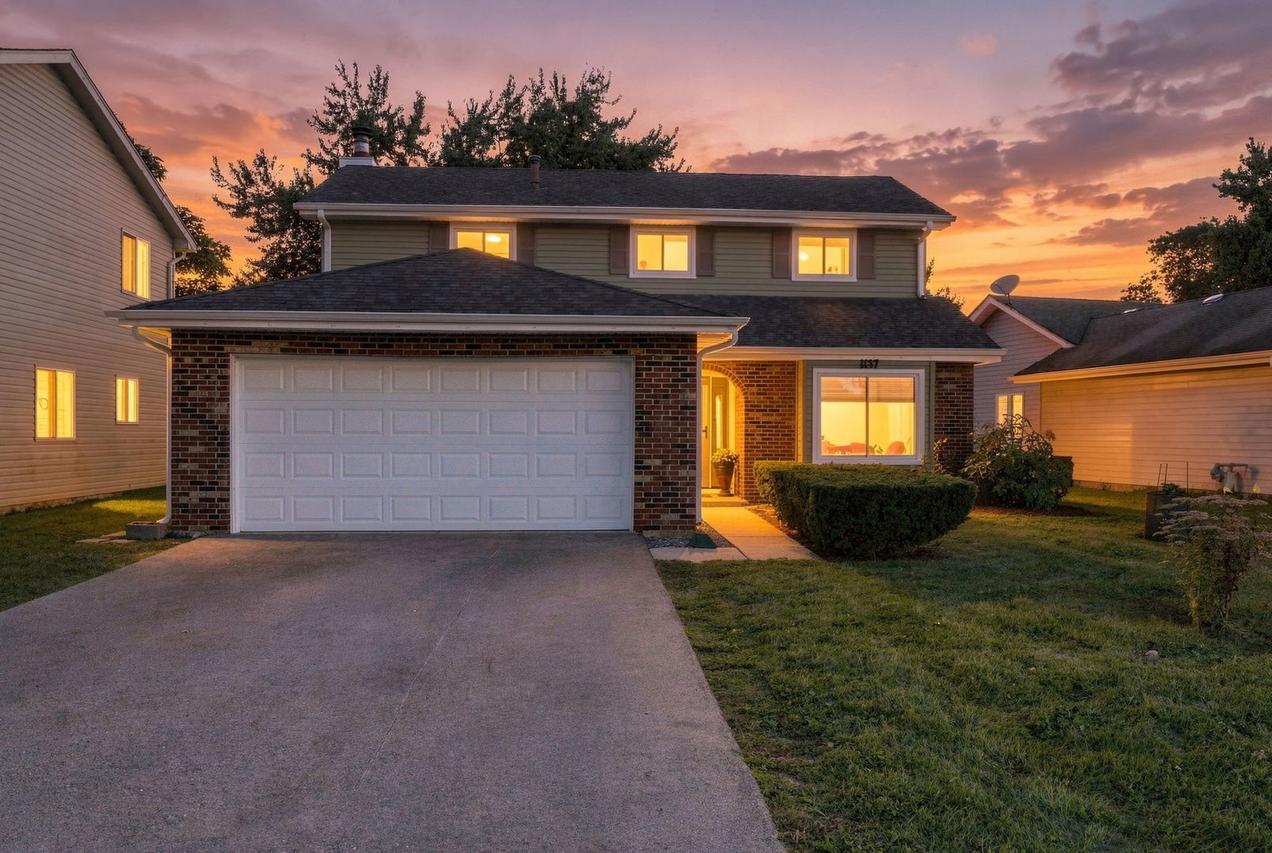 1137 Andover Ct., Naperville, IL 60563