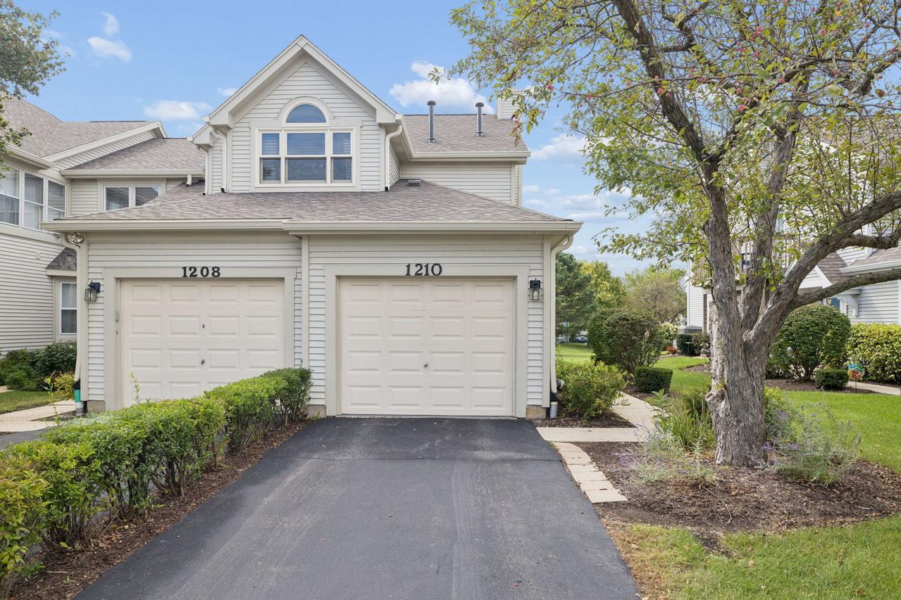 1210 Rhodes Ln., Naperville, IL 60540