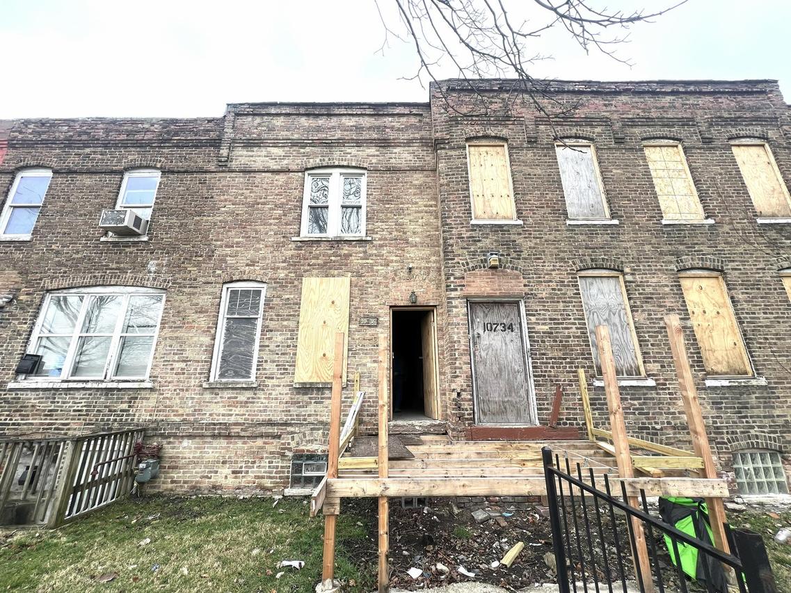 10736 S Langley Ave., Chicago, IL 60628