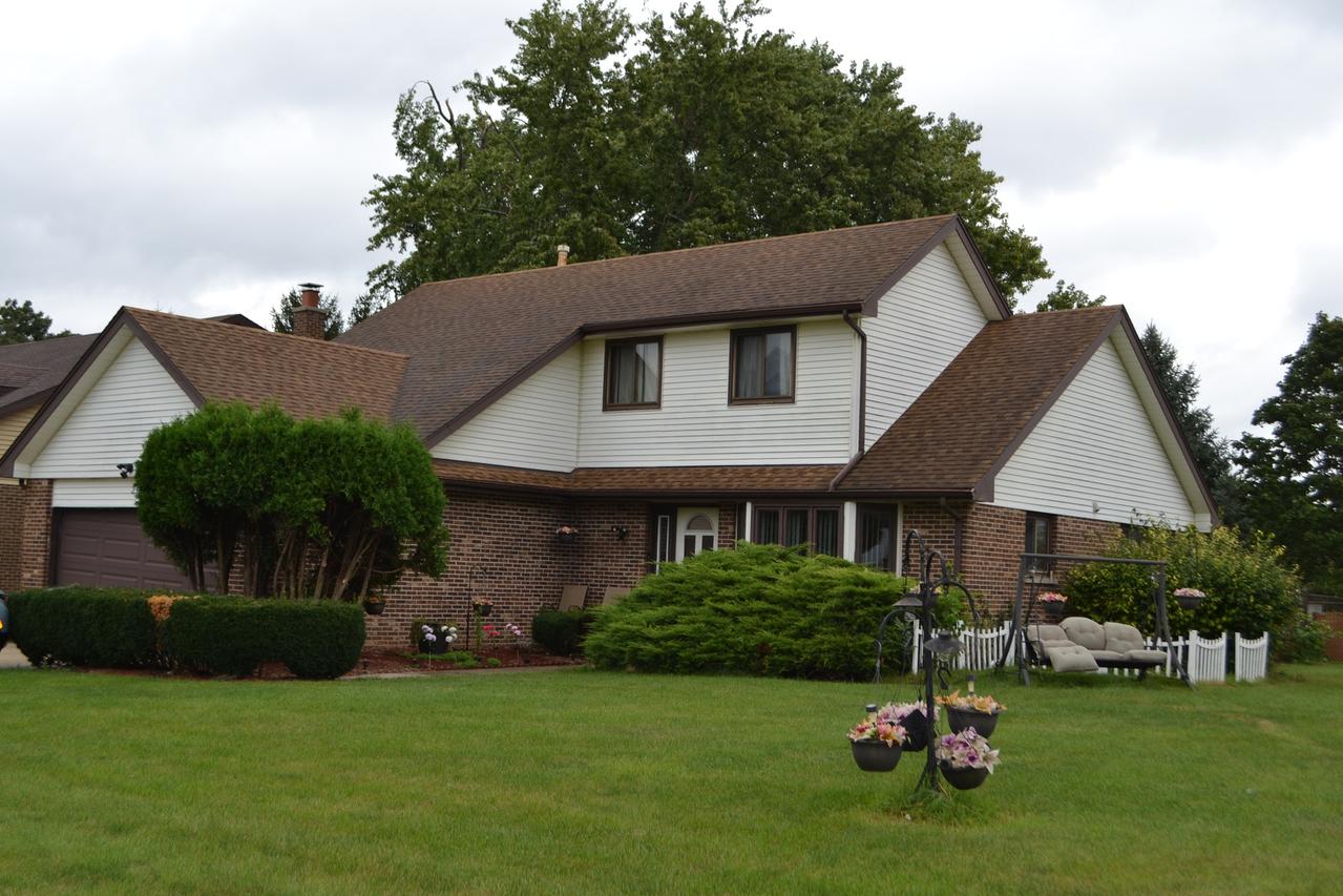 258 Mayflower Ln., Bolingbrook, IL 60490