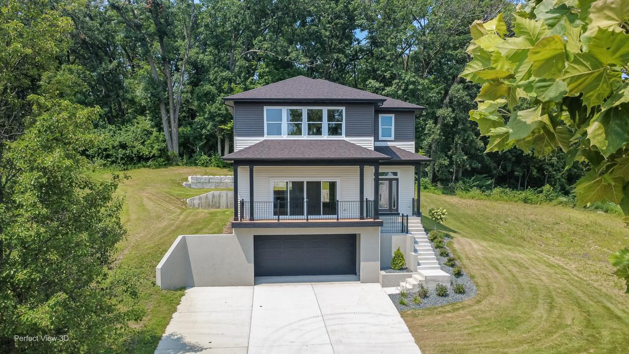 103 Northfield Dr., Minooka, IL 60447