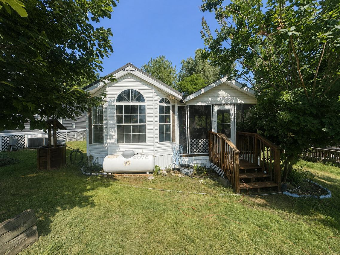28/120 Woodhaven Lakes, Sublette, IL 61367