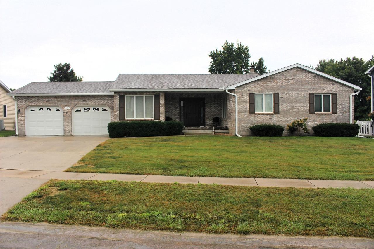 34 Colonial Dr., Clinton, IL 61727
