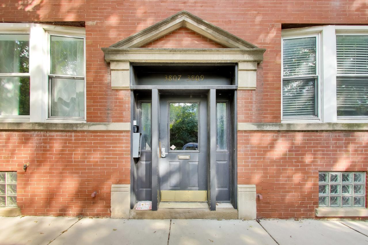 3809 N Ravenswood Ave. #1, Chicago, IL 60613