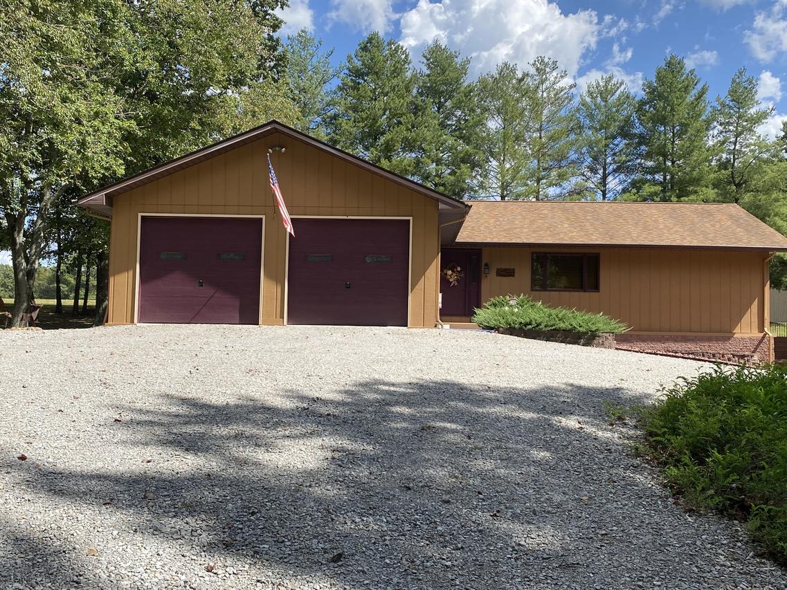 5702 N Thompsonville Rd., Thompsonville, IL 62890
