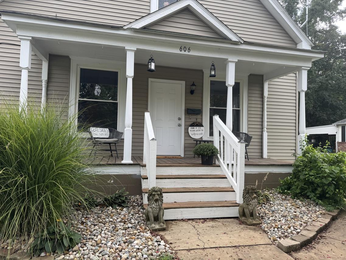606 E Webster St., Benton, IL 62812