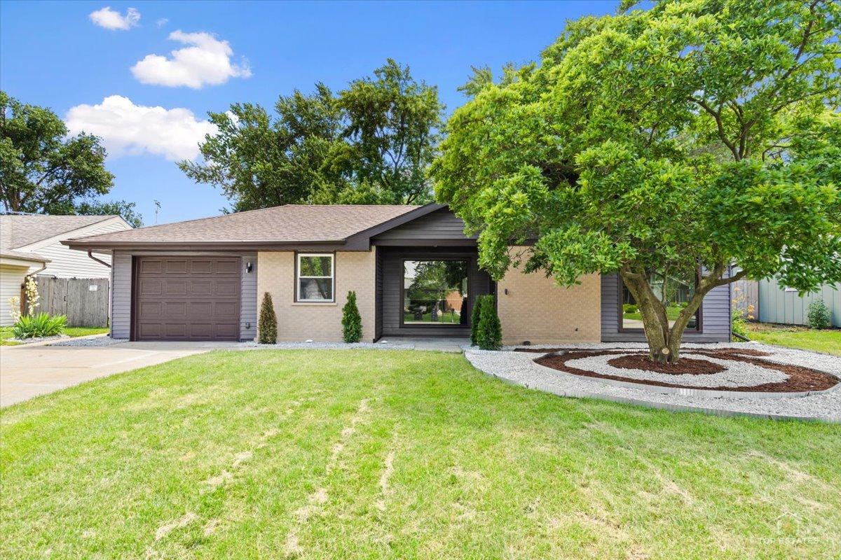 1409 Sequoia Ln., Darien, IL 60561