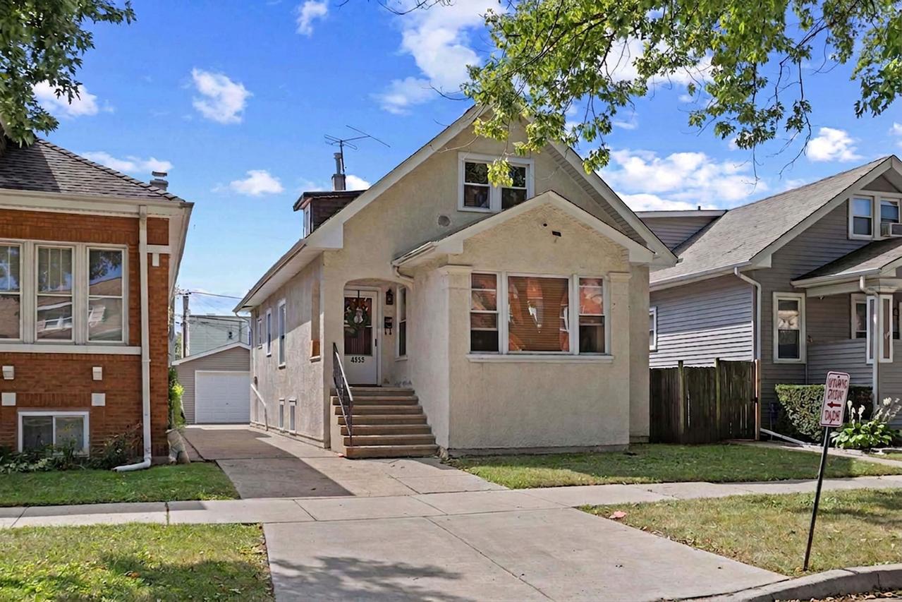 4865 W Cornelia Ave., Chicago, IL 60641