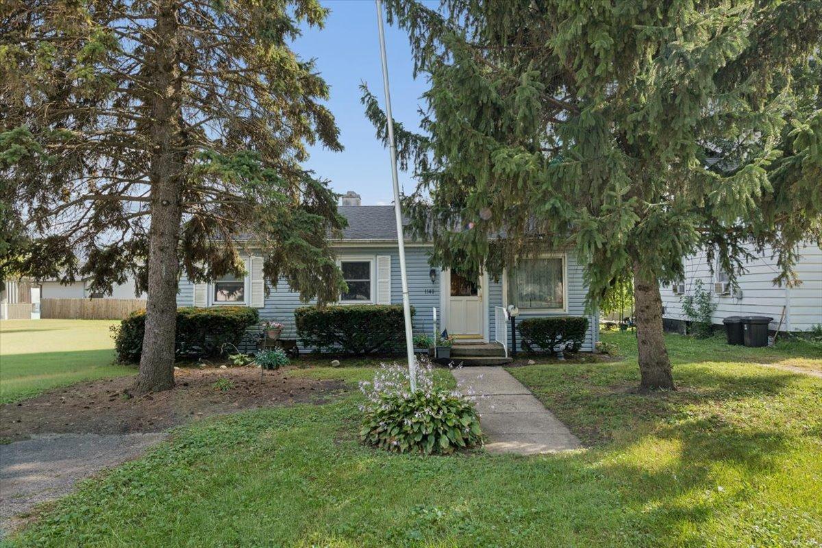 1140 Rathbone Ave., Aurora, IL 60506