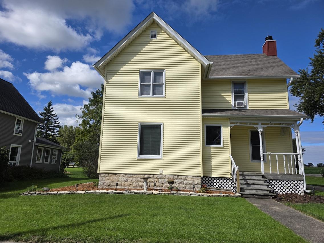 244 Maple St., Paw Paw, IL 61353