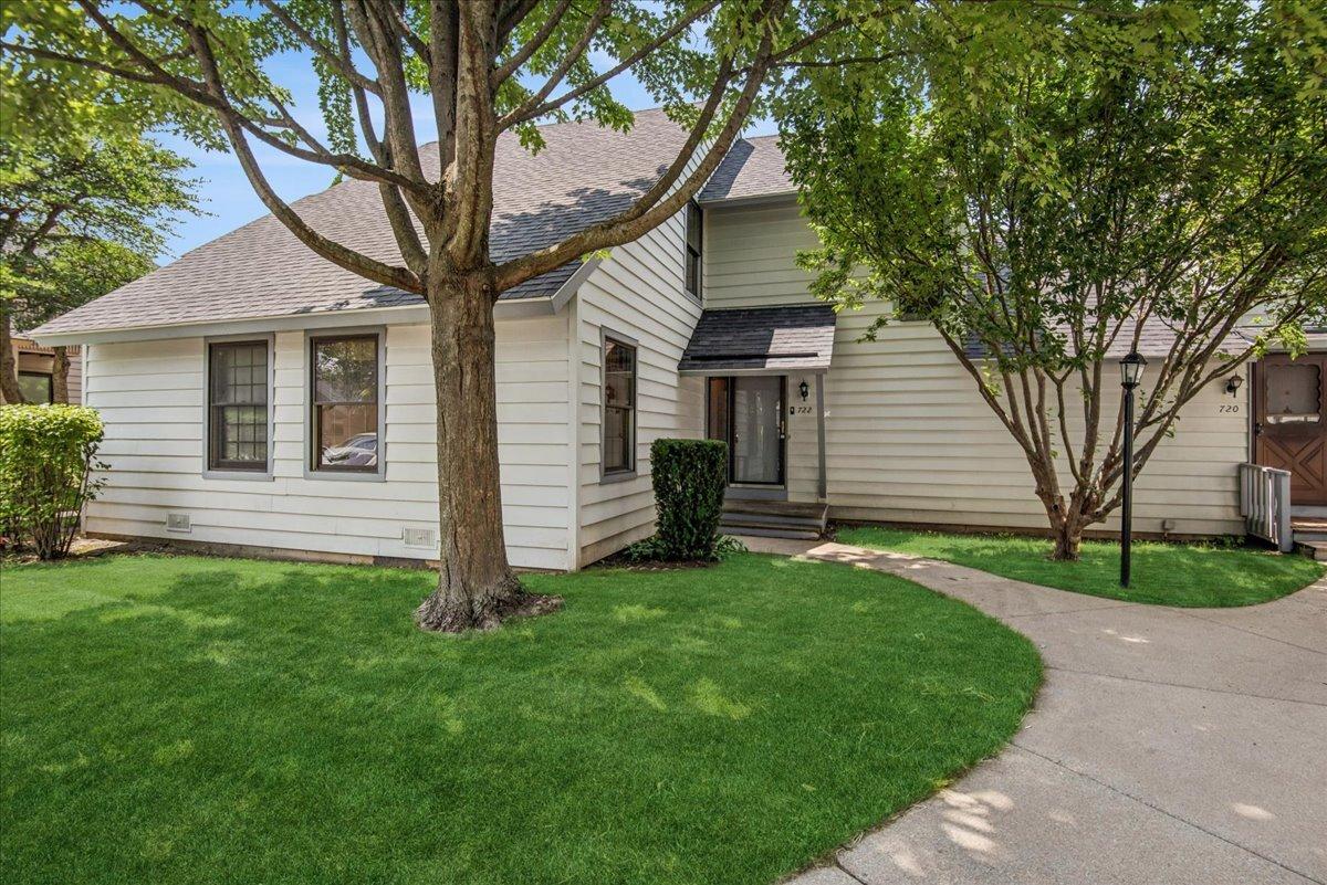 722 Shepard Ct. #-, Gurnee, IL 60031