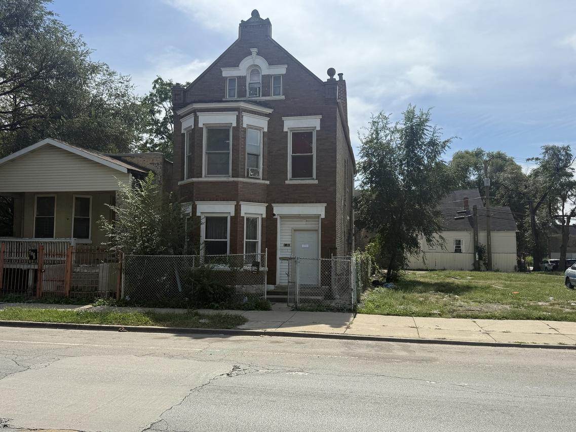 4053 W 16th St., Chicago, IL 60623