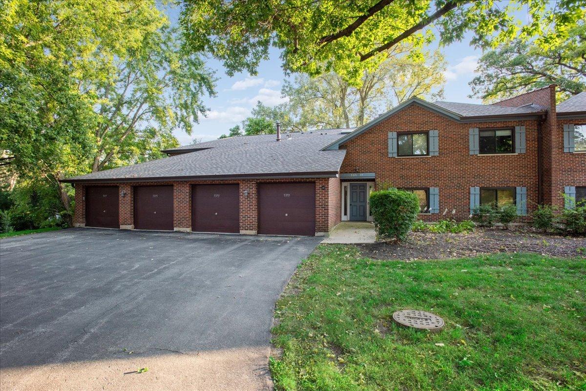 5373 Newport Dr. #2-4B, Lisle, IL 60532