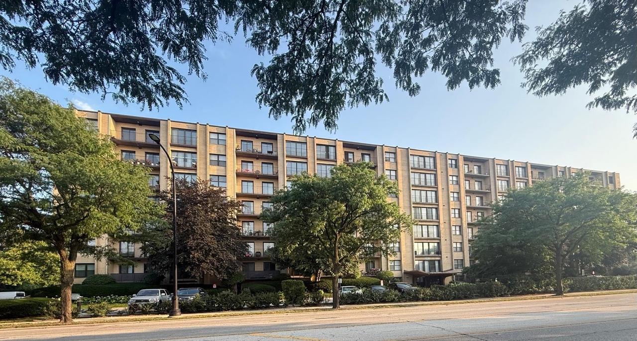 4601 W Touhy Ave. #506, Lincolnwood, IL 60712